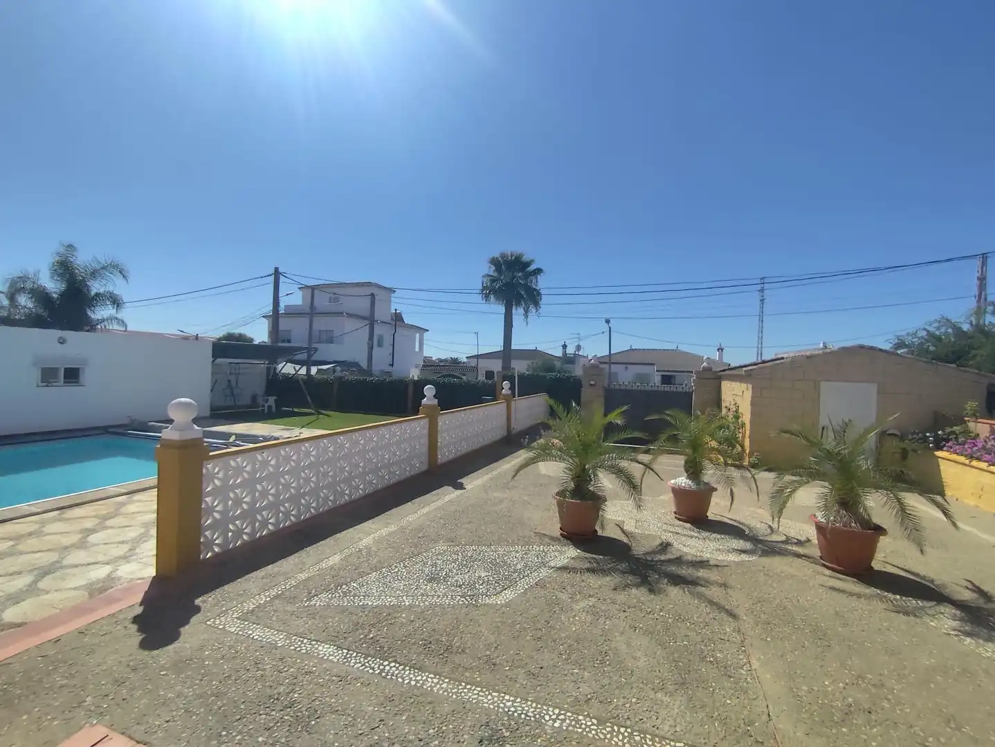 Vista exterior de Casa o chalet en venta en Carrión de los Céspedes con Aire acondicionado, Calefacción y Jardín privado