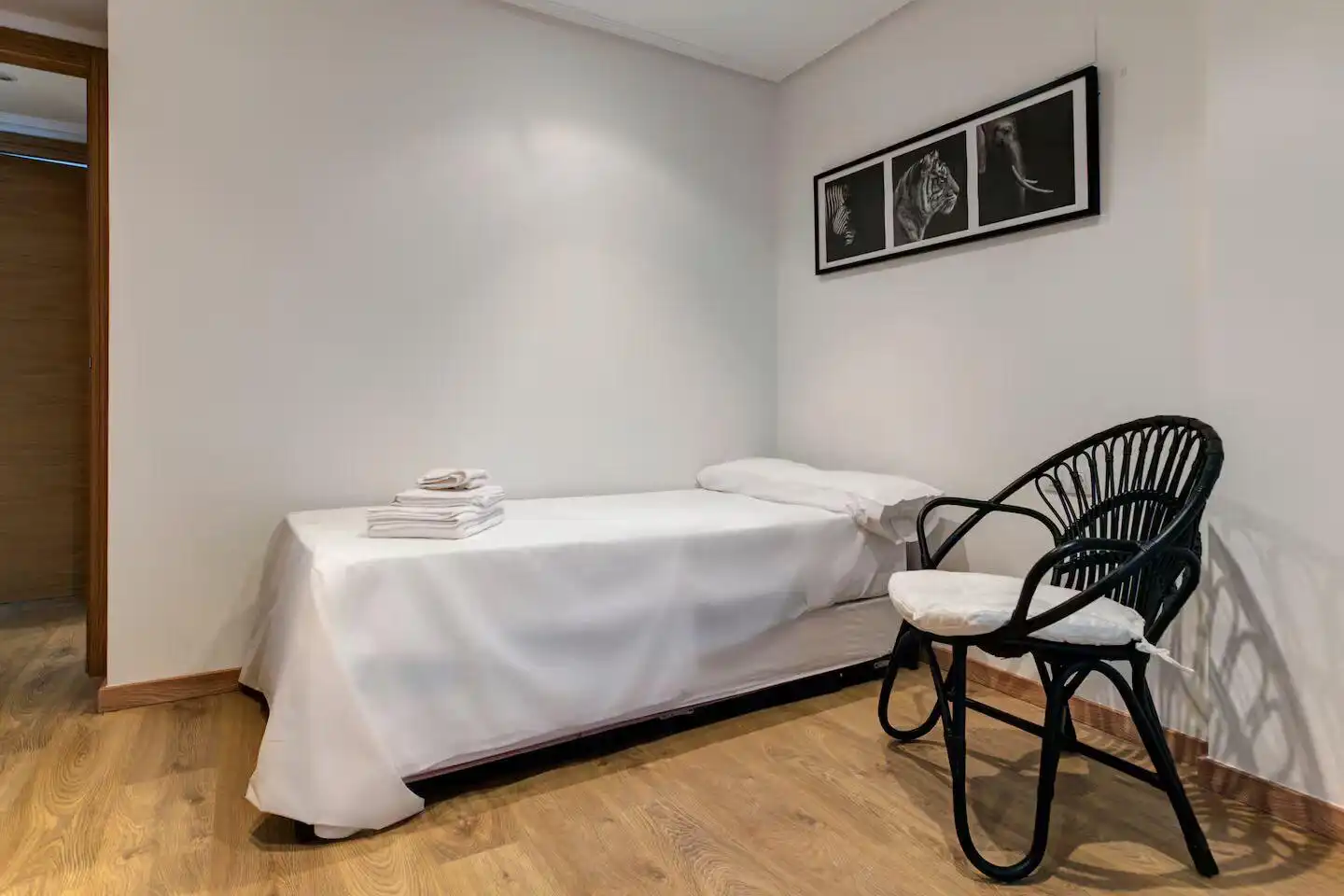 Flat for rent in Calle Santa Ángela de la Cruz, Encarnación - Regina