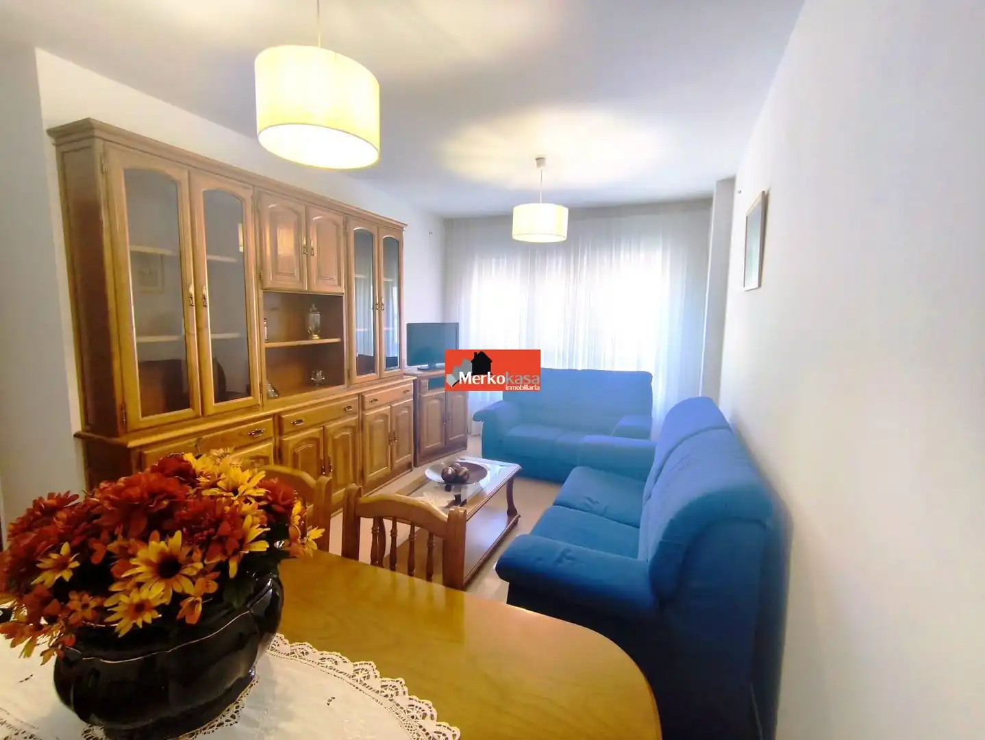 Sala d'estar de Apartament de lloguer en Lugo amb Calefacció i Moblat