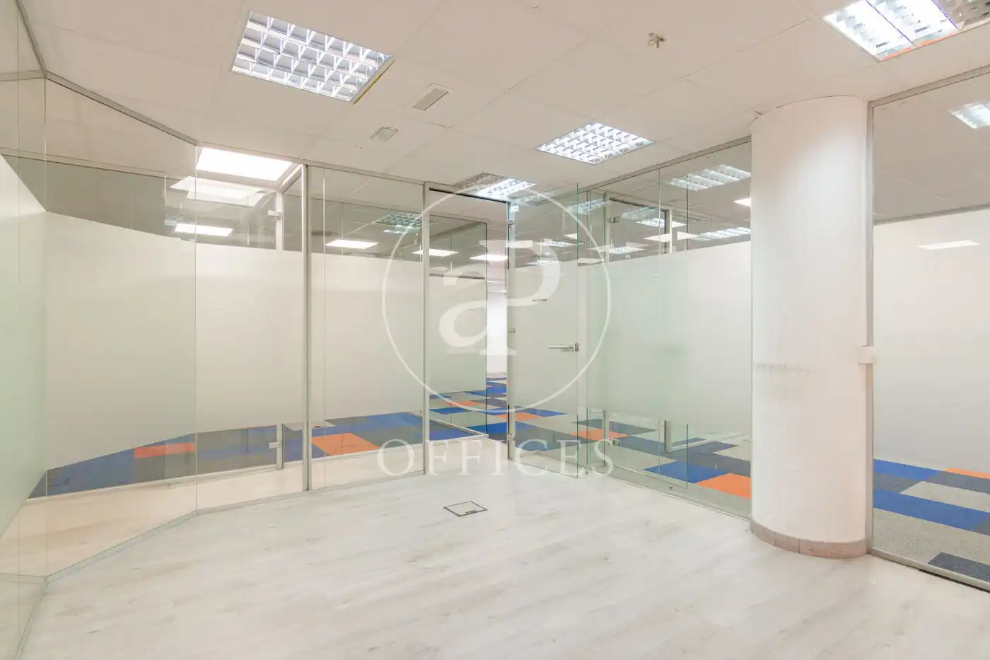 Office for rent in Madrid  with Air Conditioner