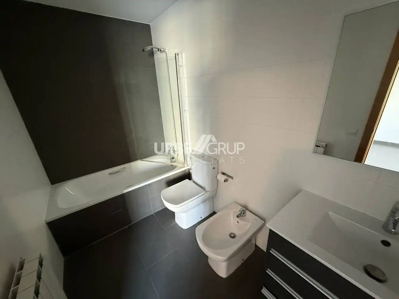 Bathroom of Duplexes for rent in Terrassa  with Heating, Terrace and Balcony