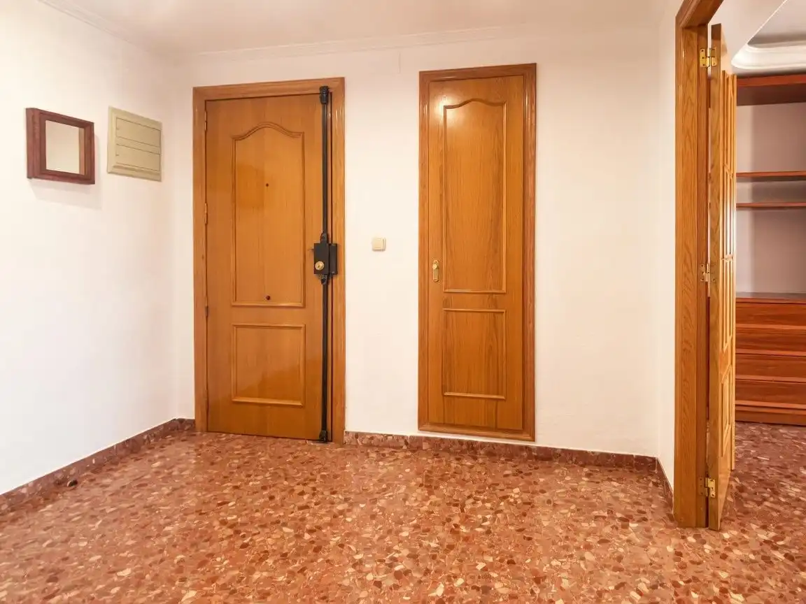 Flat with terrace for sale in Carrer del Cid 11, imagen 4