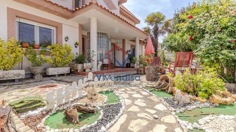 Chalet independiente de gran amplitud con buhardilla, jardín y garaje en Cabanillas del Campo, imatge 2