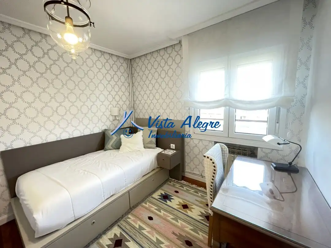 Schlafzimmer von Wohnung zum Verkauf in Haro mit Klimaanlage, Heizung und Parkett