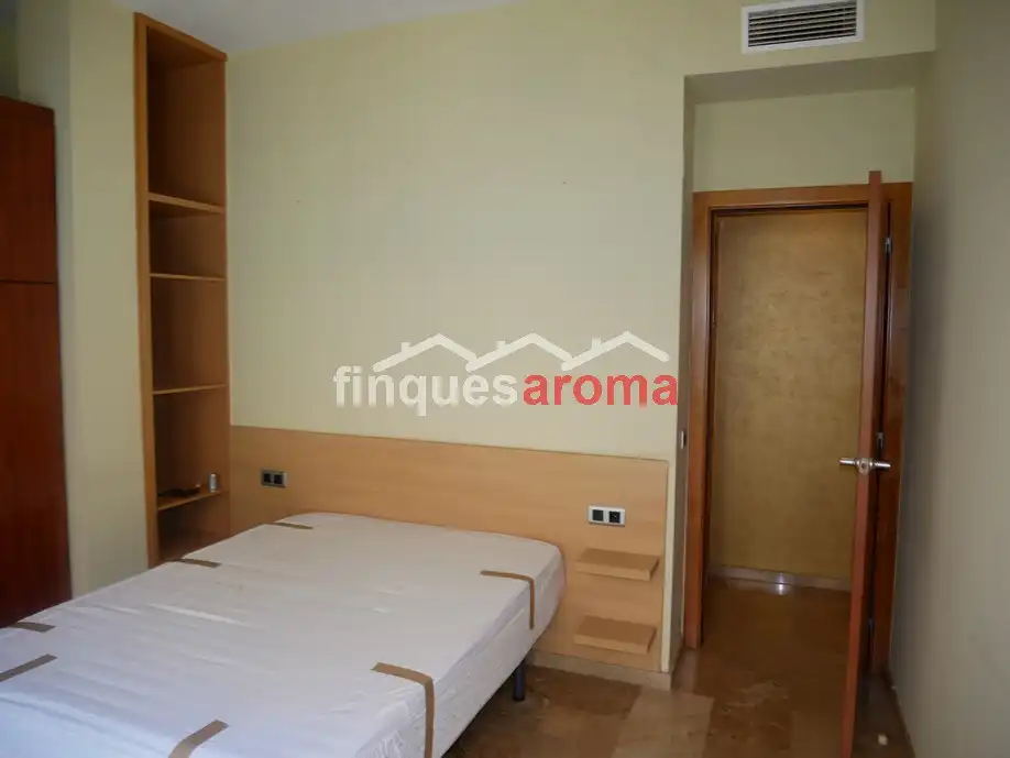 Schlafzimmer von Maisonette zum Verkauf in Tarragona mit Klimaanlage, Heizung und Ofen