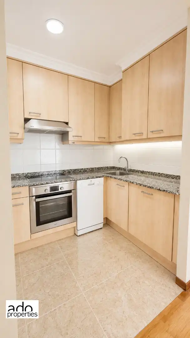 Cocina de Piso en venta en Vigo  con Calefacción y Amueblado
