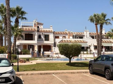 Bungalow avec piscine à vendre à Orihuela Costa