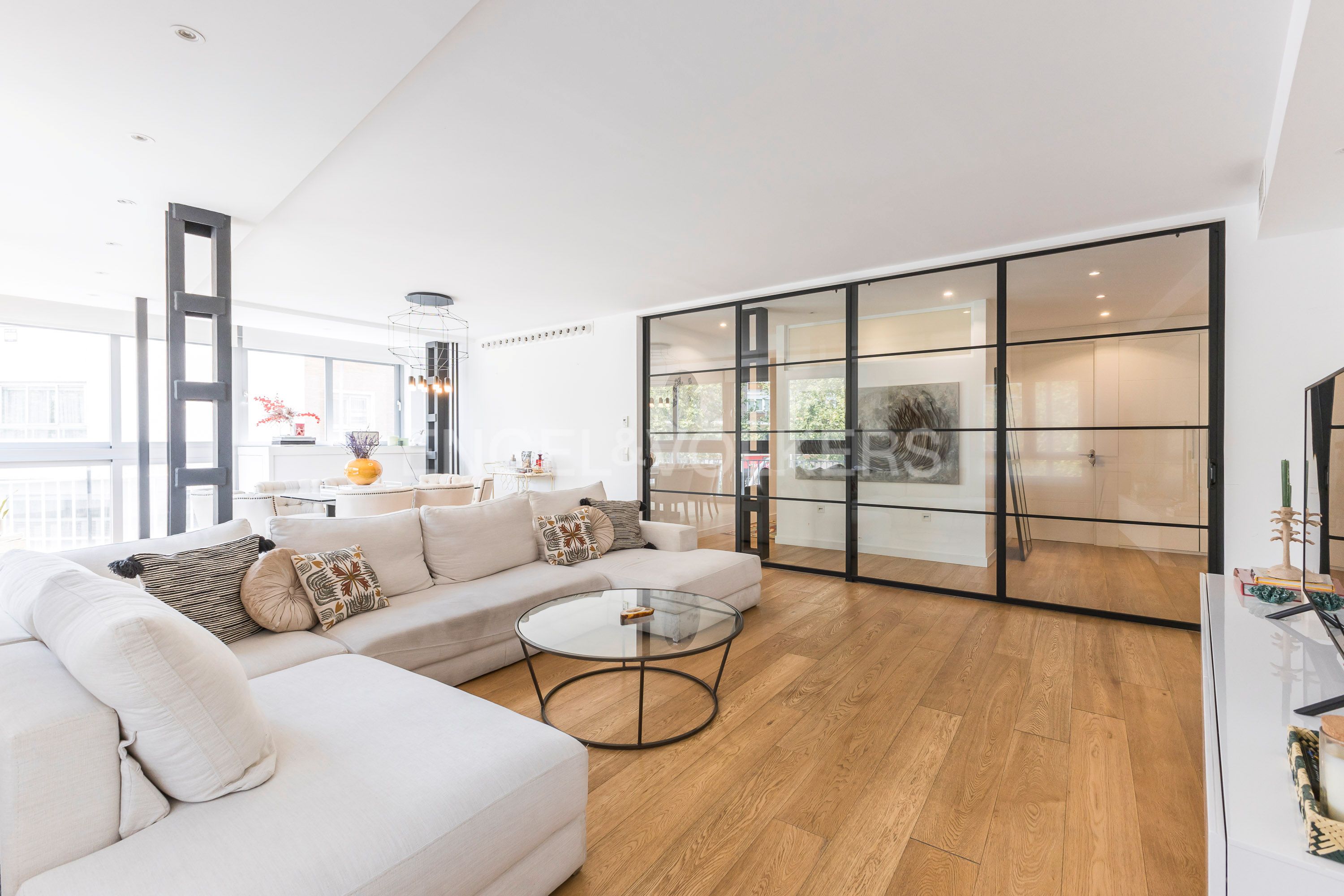 Living room of Apartment for sale in  Madrid Capital  with Air Conditioner and Heating