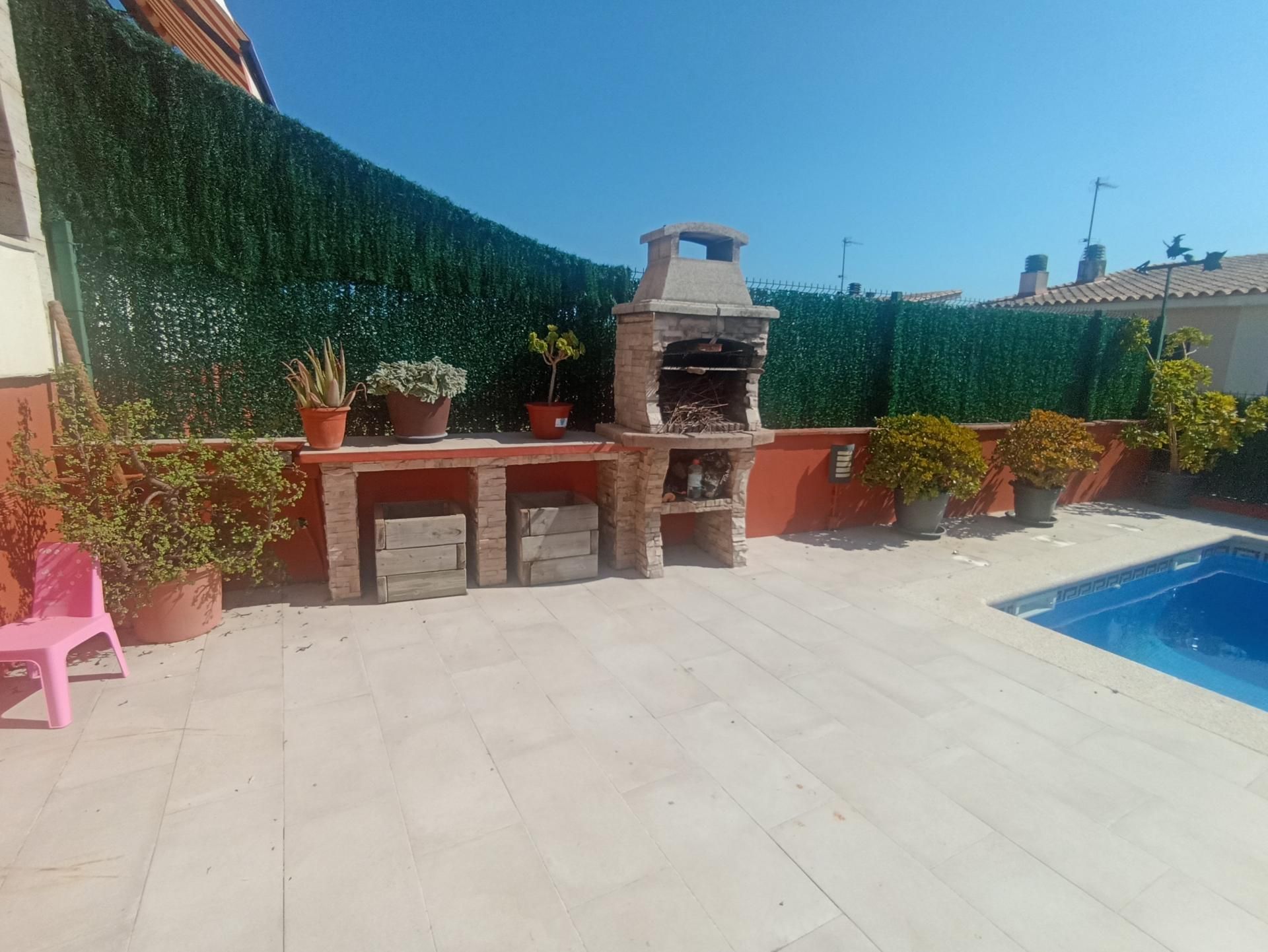 Casa adosada en venda a del Pla del Llop
