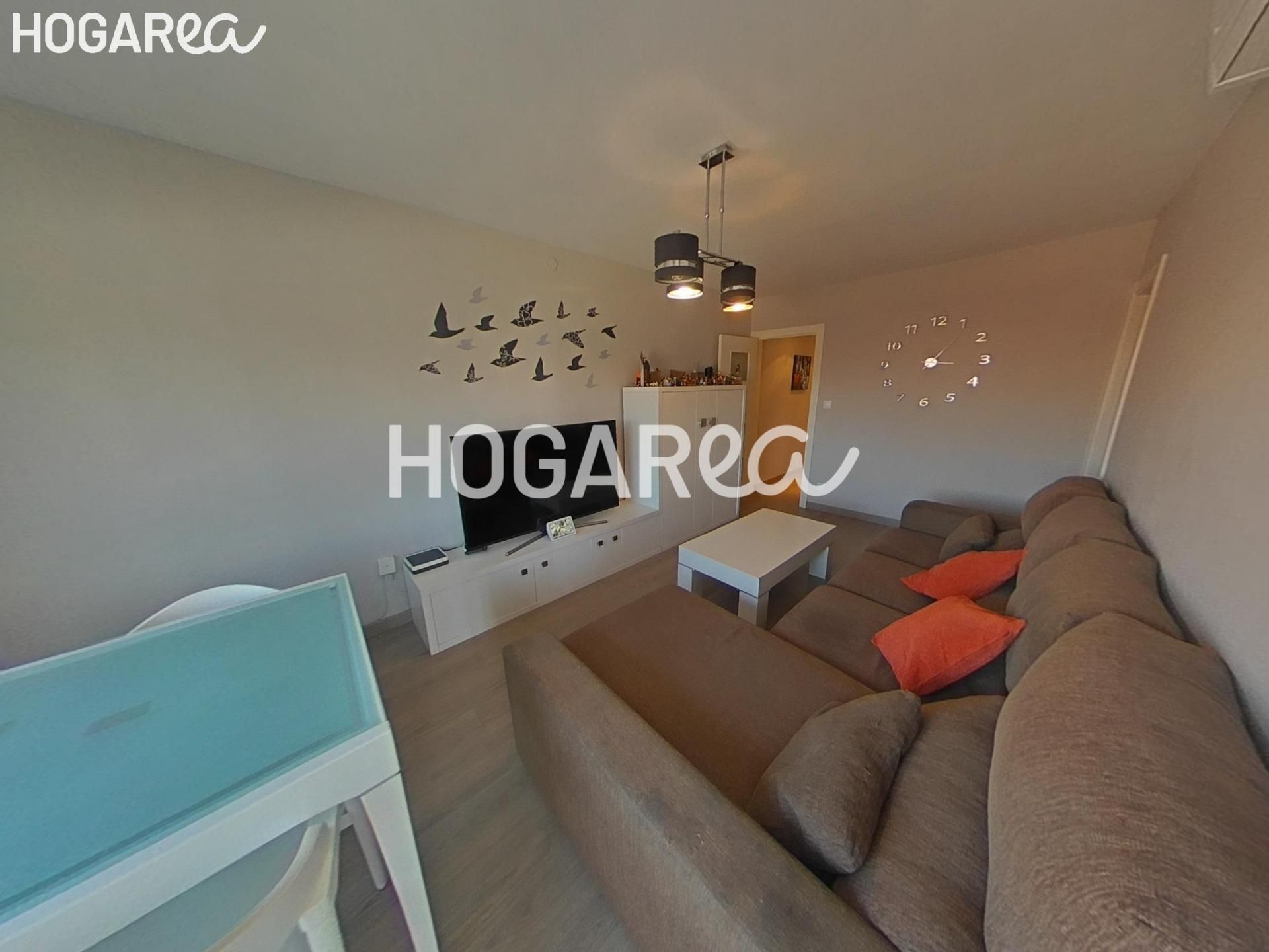 Sala d'estar de Pis en venda en Sant Boi de Llobregat amb Aire condicionat, Calefacció i Parquet