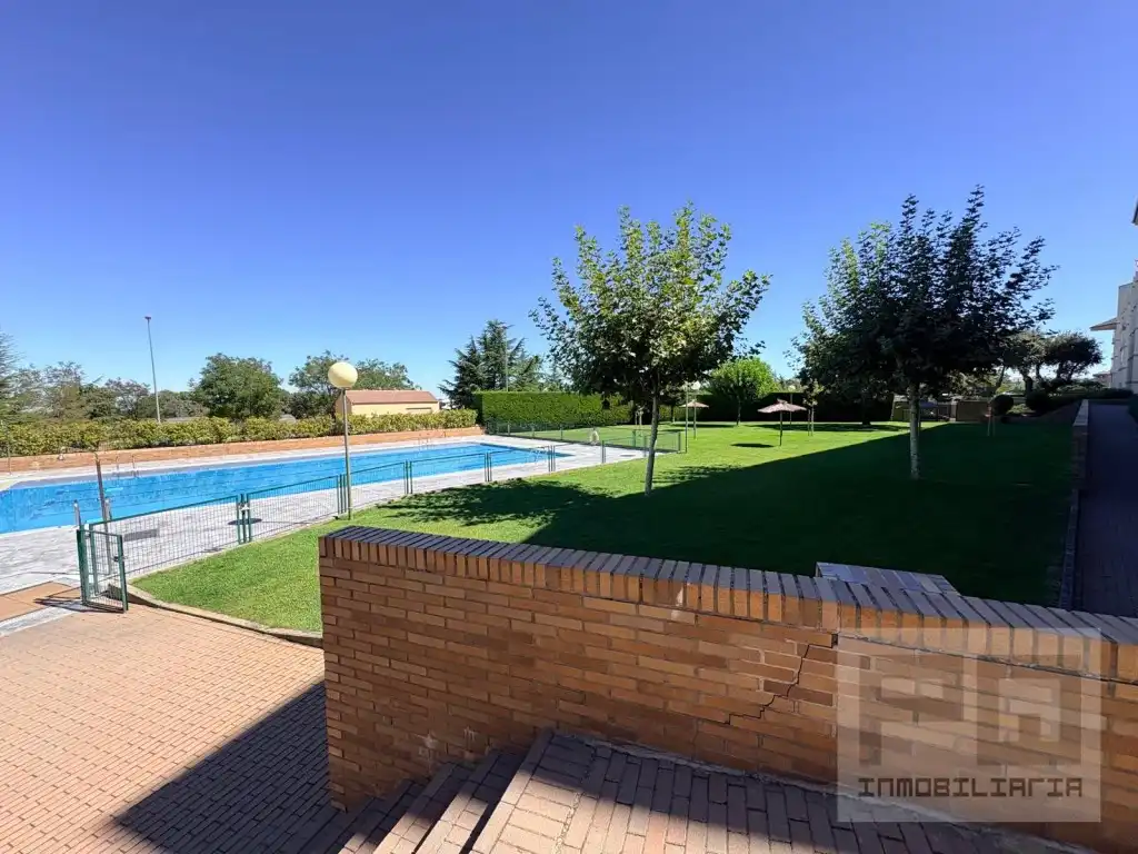 Schwimmbecken von Wohnung zum Verkauf in Ávila