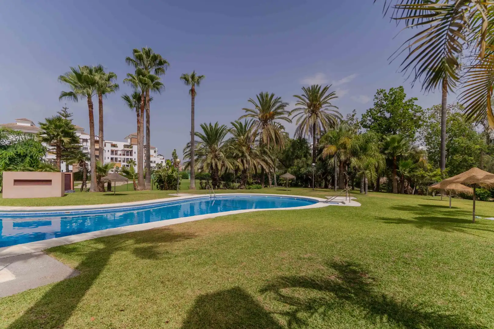 Jardí de Casa o xalet en venda en Motril amb Aire condicionat, Calefacció i Jardí privat