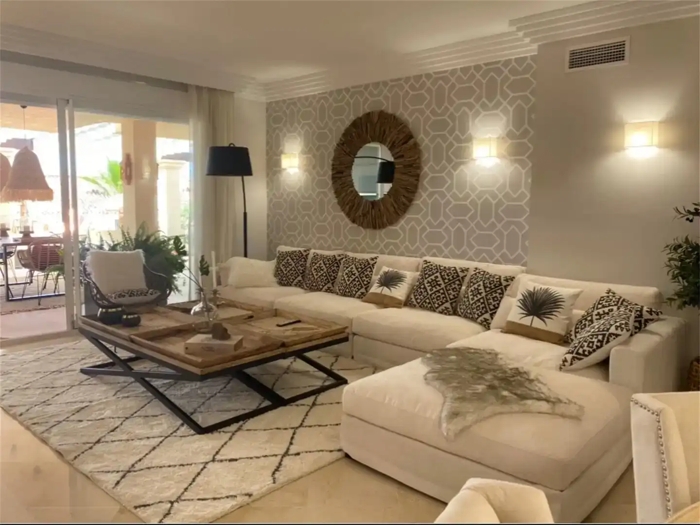 Sala d'estar de Apartament en venda en Marbella amb Aire condicionat i Piscina