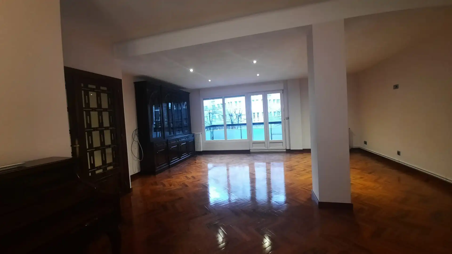 Sala d'estar de Pis en venda en Ponferrada amb Calefacció, Parquet i Terrassa