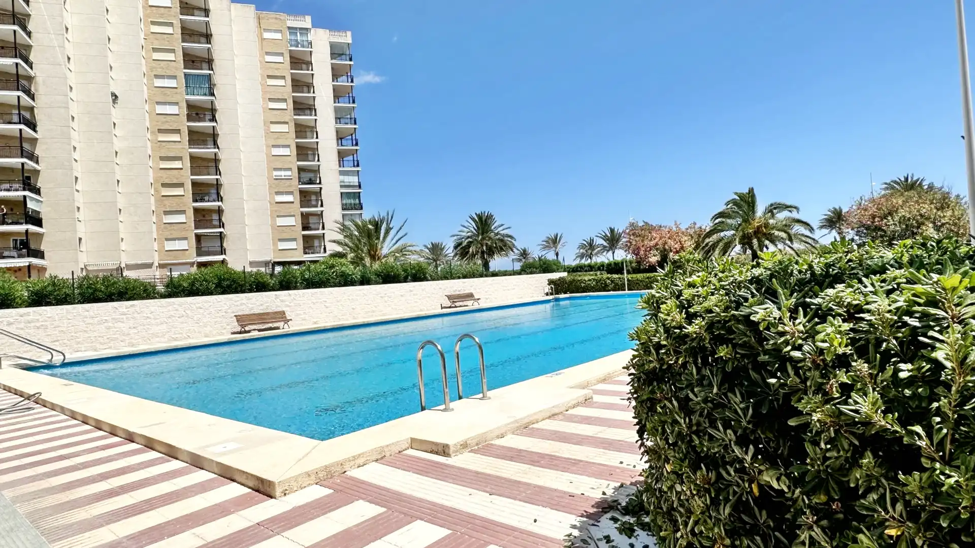 Piscina de Apartamento de alquiler en Gandia con Terraza, Amueblado y Horno