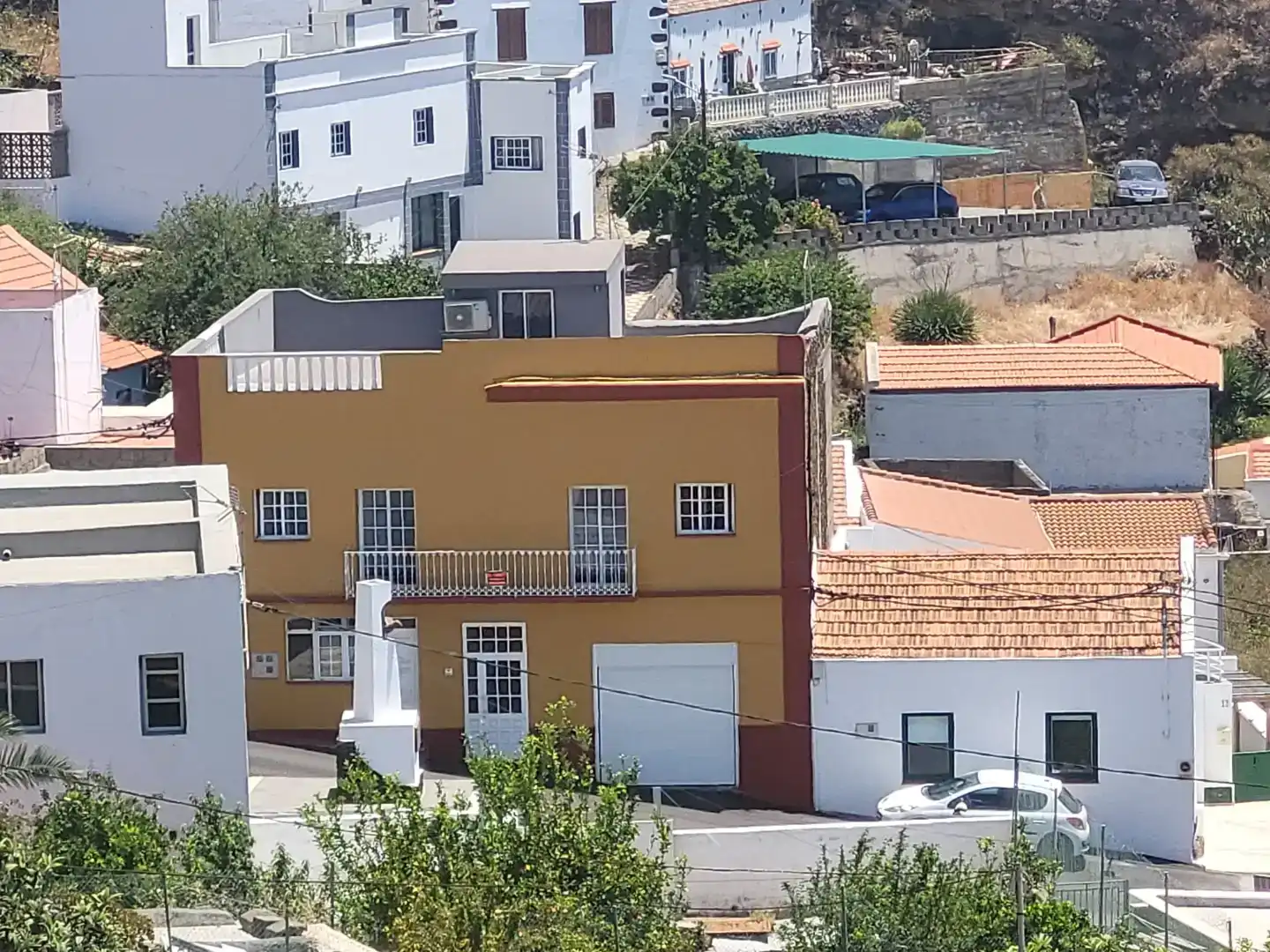 Vista exterior de Casa adosada en venda en El Pinar de El Hierro amb Moblat i Balcó