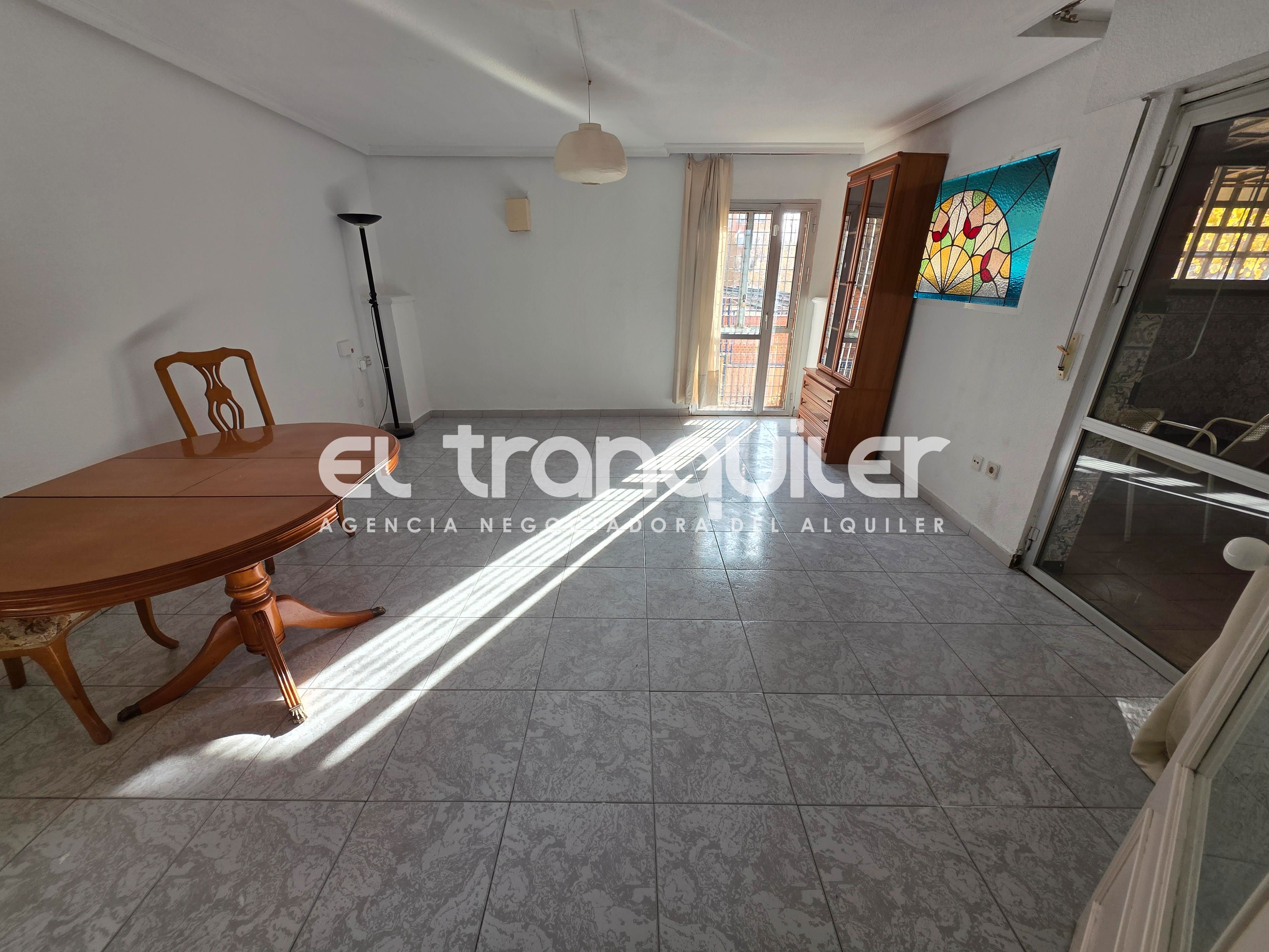 Sala d'estar de Pis en venda en  Madrid Capital amb Rentadora