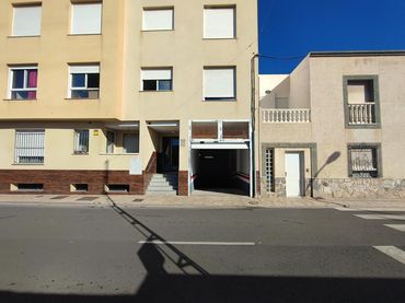 Moto avec ascenseur à vendre à Calle los Motores