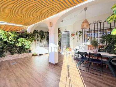 Adosado con balcón en venta en El Pinillo