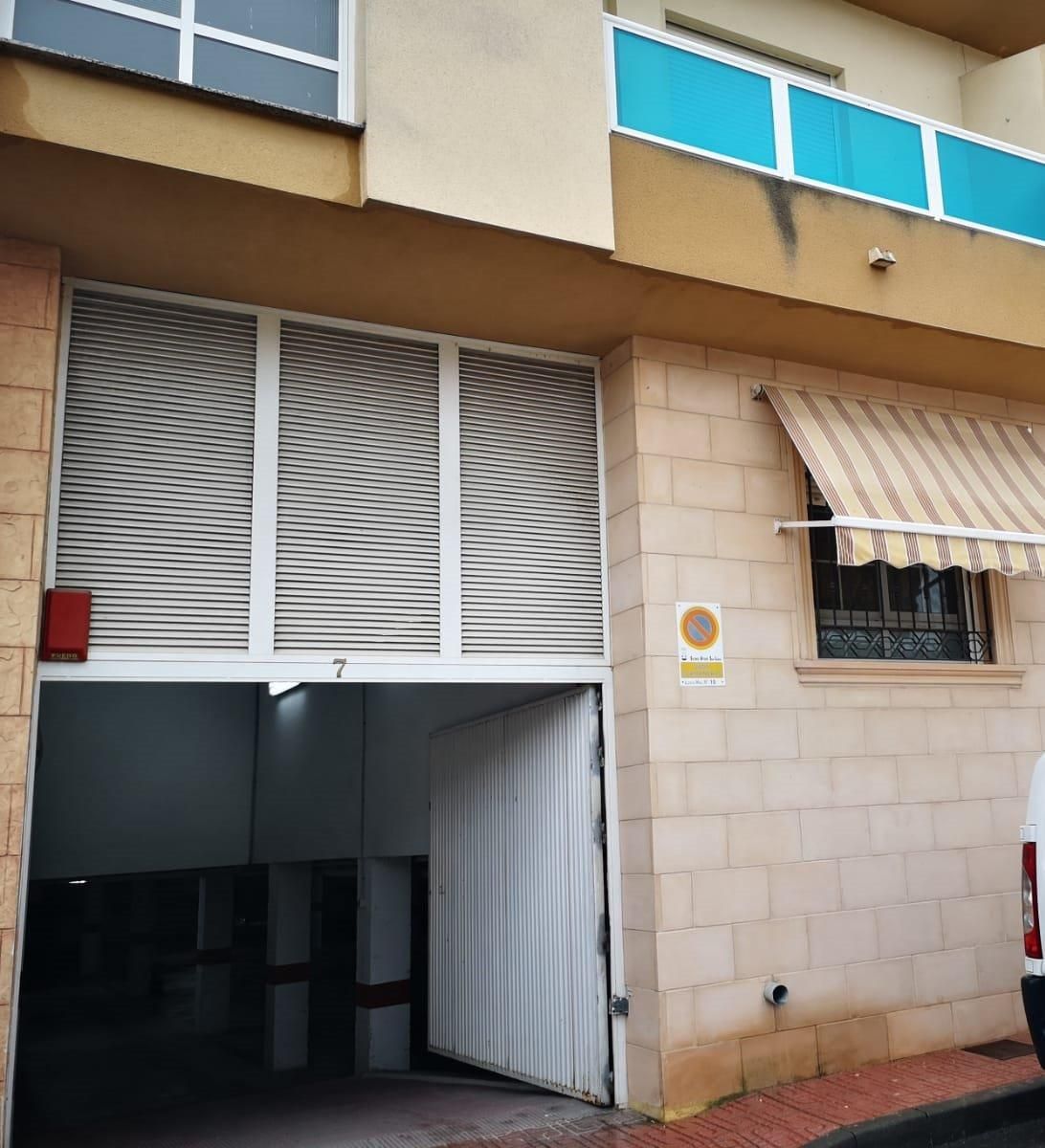 Exterior view of Garage for sale in San Isidro