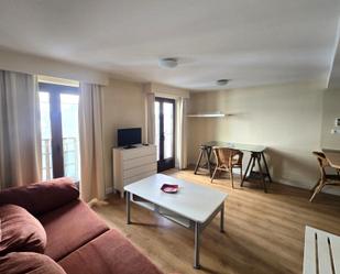 Living room of Flat to rent in Plasencia  with Air Conditioner and Heating