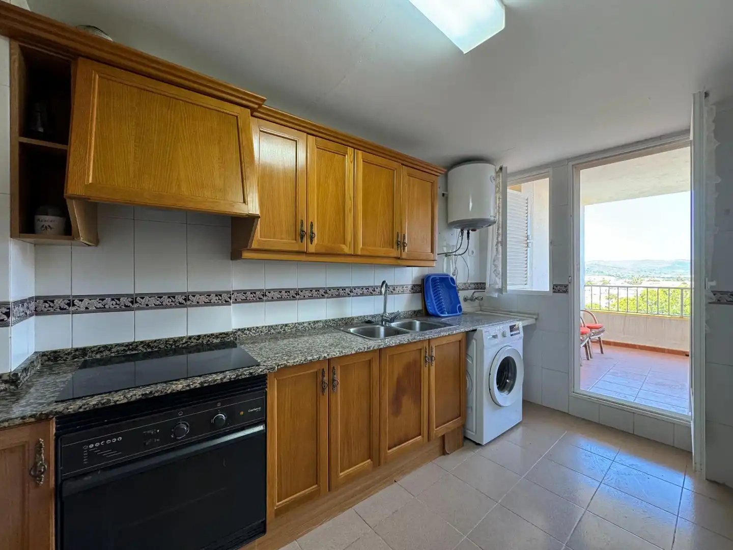 Cuina de Apartament en venda en Oropesa del Mar / Orpesa amb Terrassa, Moblat i Piscina comunitària