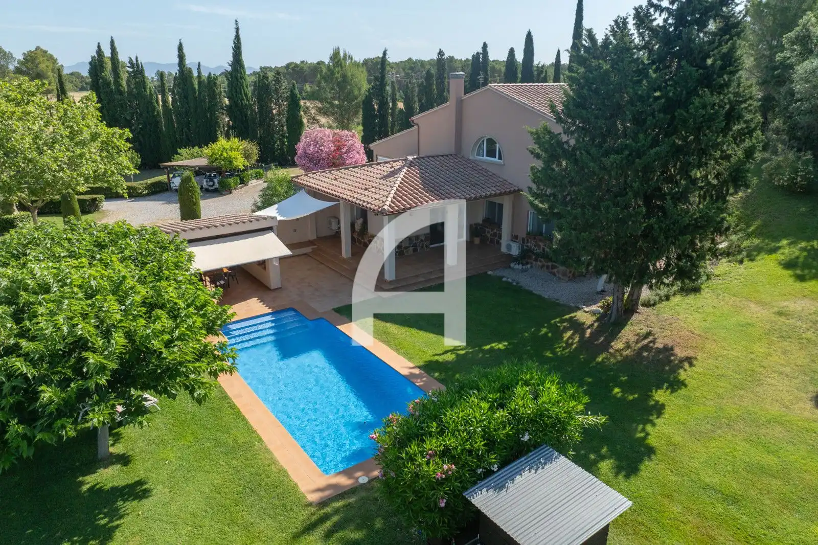 Garden of Houses for sale in Pontós  with Air Conditioner, Heating and Private garden