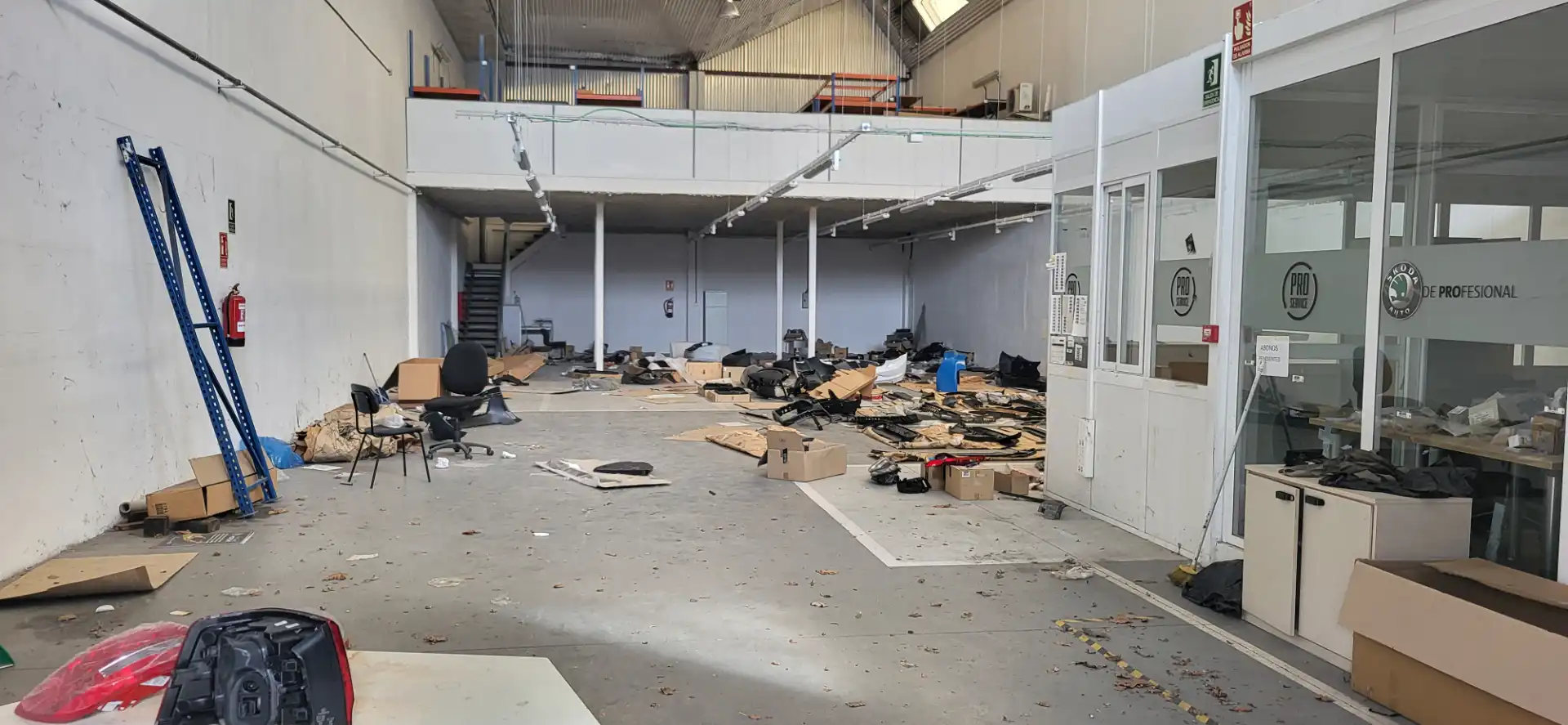 Nau industrial en venda en Burlada / Burlata amb Alarma