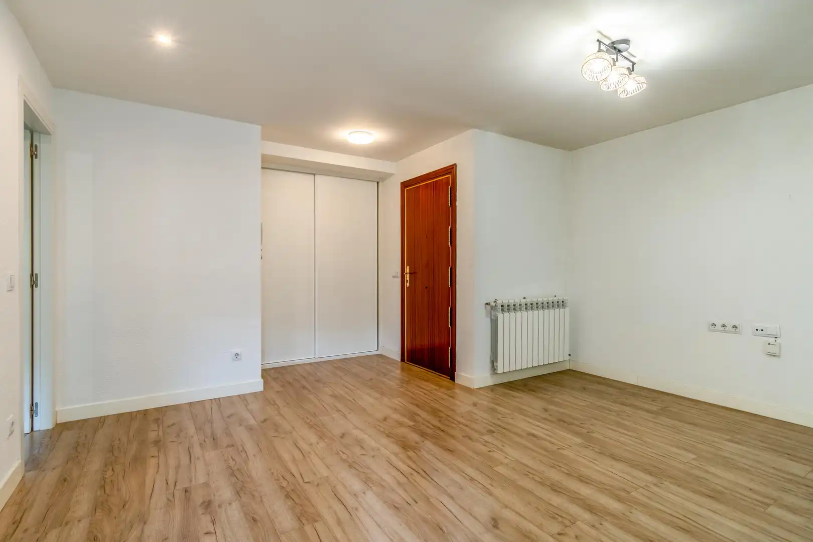 Apartamento de alquiler en 8 Calle Valderrobres #2, Canillejas
