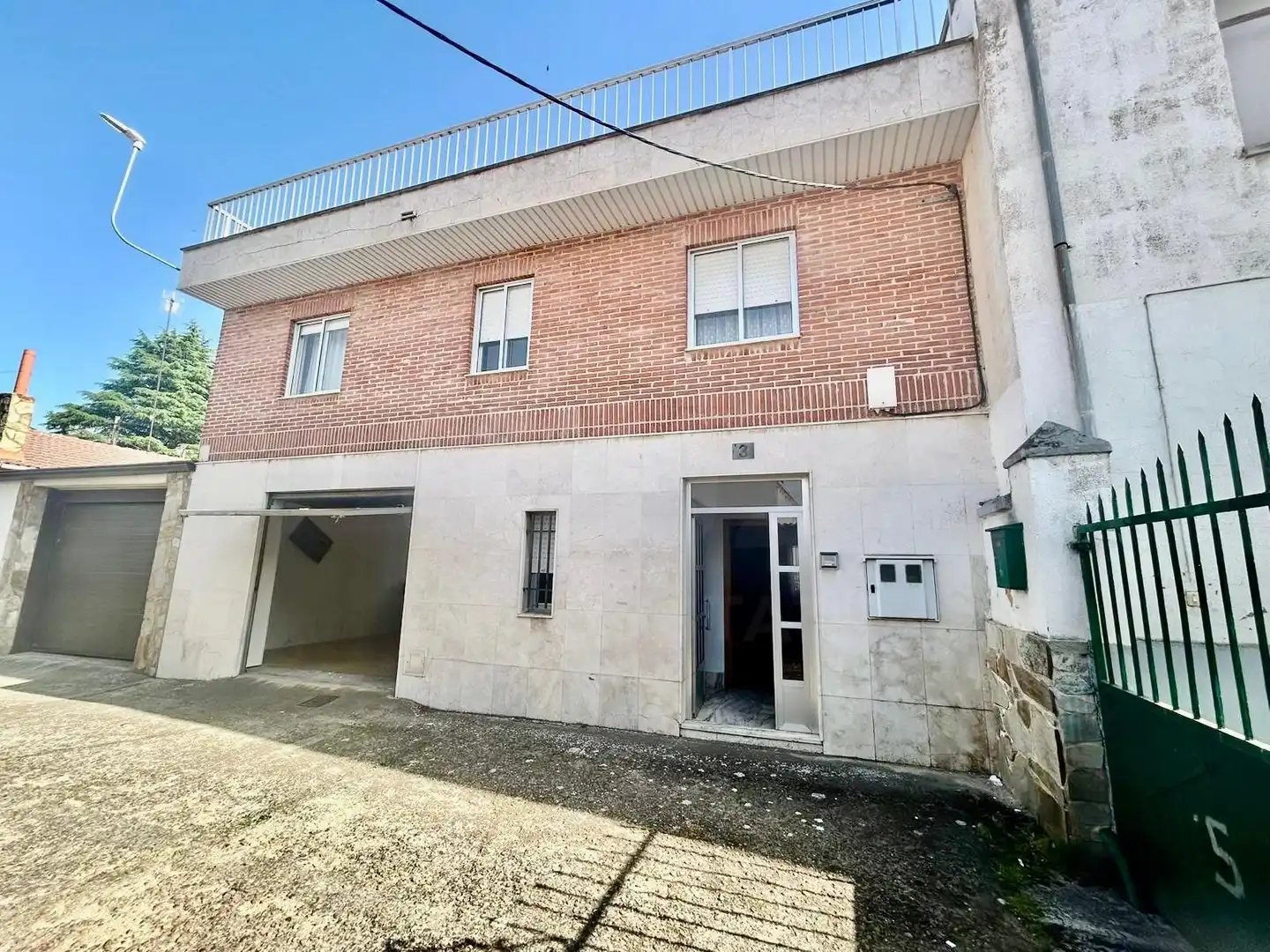 Exterior view of Houses for sale in Astorga  with Heating and Terrace