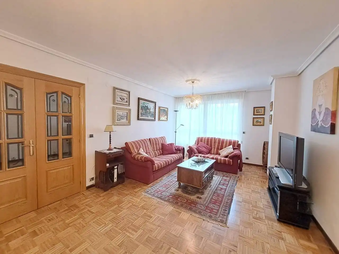 Wohnzimmer von Wohnung zur Miete in Burgos mit Heizung, Parkett und Abstellraum