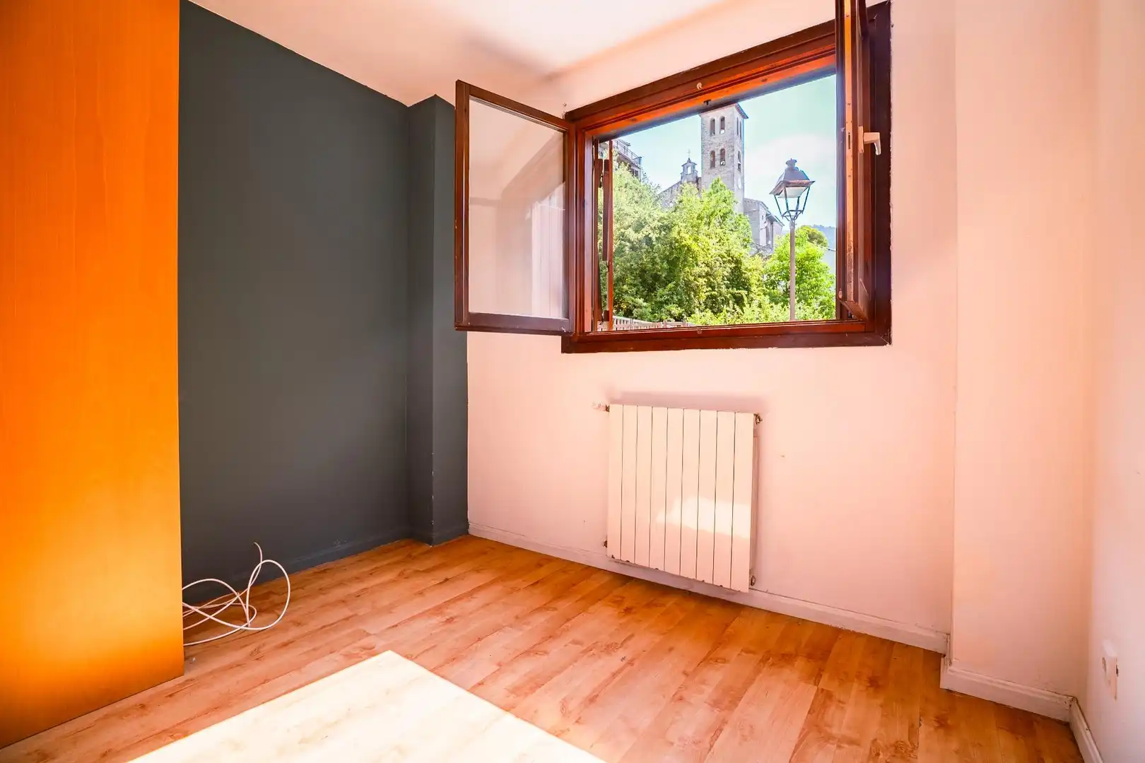 Schlafzimmer von Wohnung zum Verkauf in Biescas mit Heizung, Parkett und Abstellraum