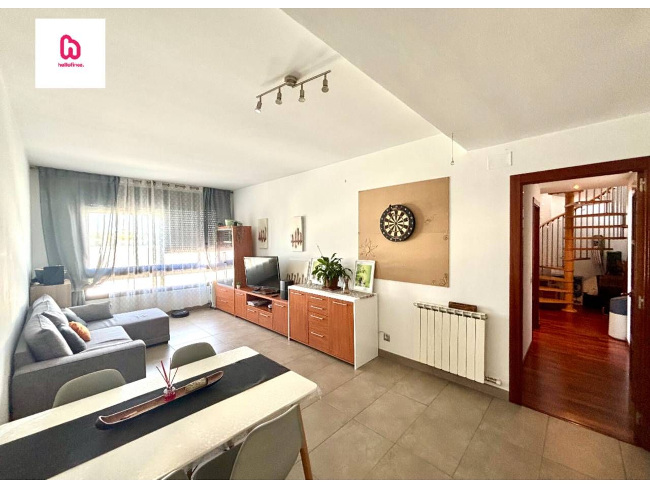 Sala d'estar de Àtic en venda en Santa Perpètua de Mogoda amb Aire condicionat, Calefacció i Moblat