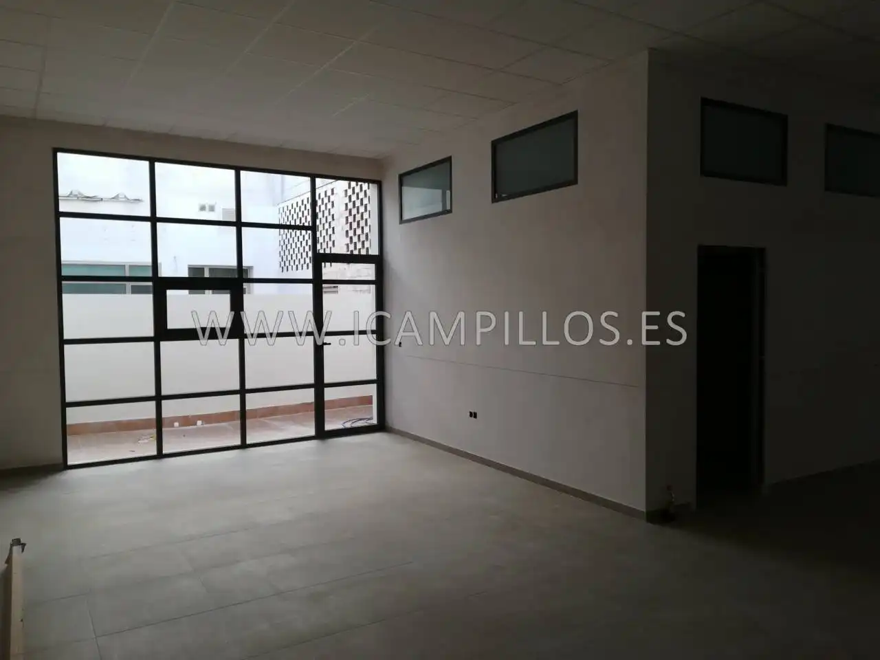 Local comercial en venda a Baena, imagen 2