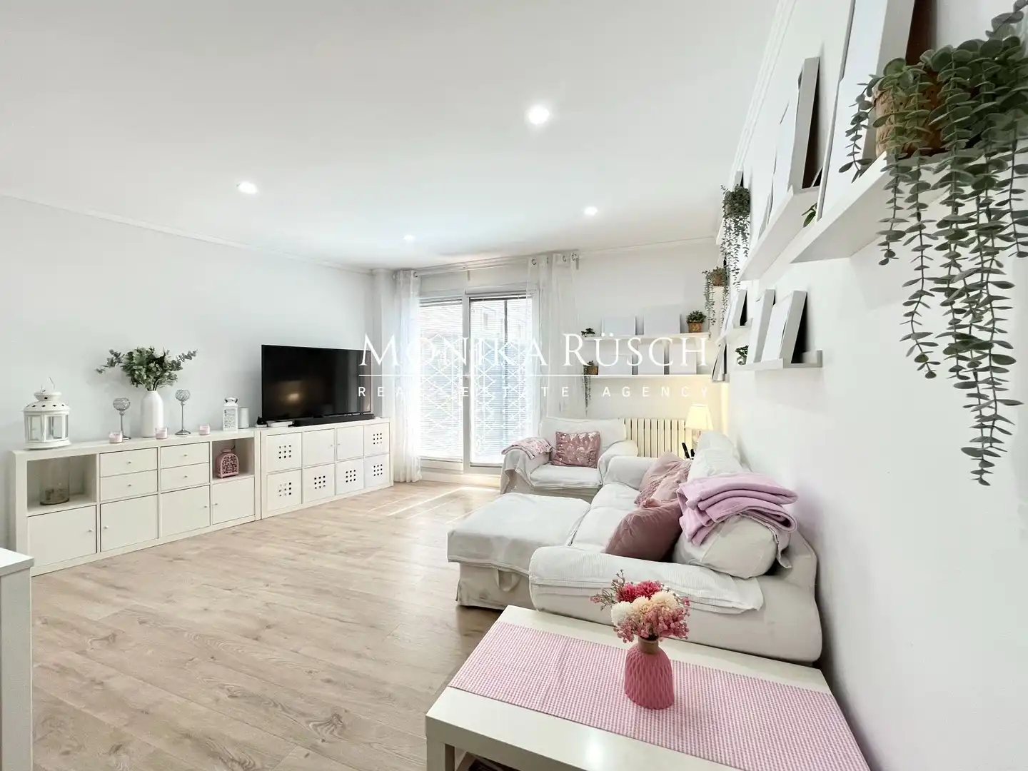 Sala d'estar de Pis en venda en Castelldefels amb Aire condicionat, Calefacció i Jardí privat