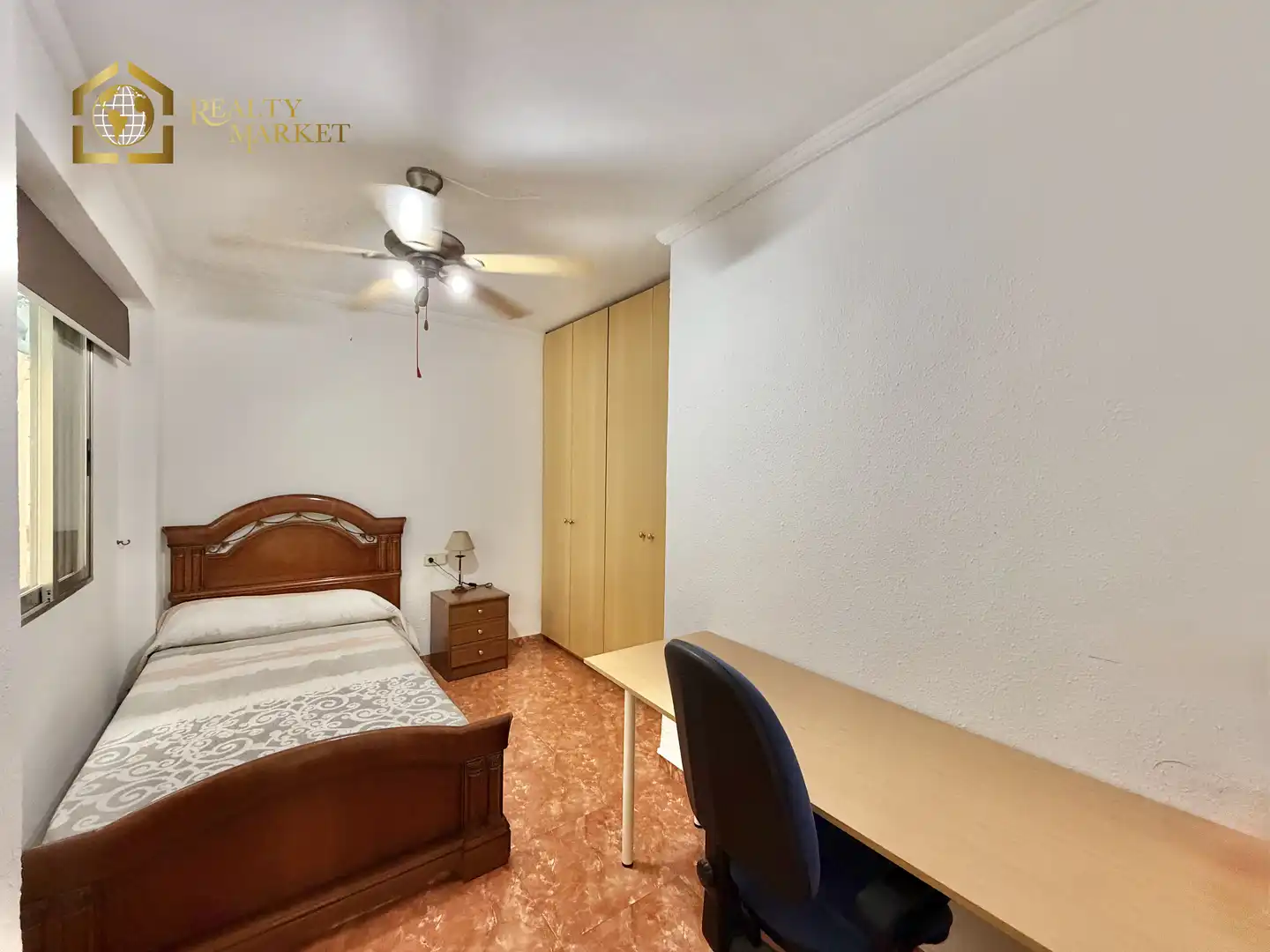 Habitación de Piso de alquiler en Valencia con Trastero y Amueblado