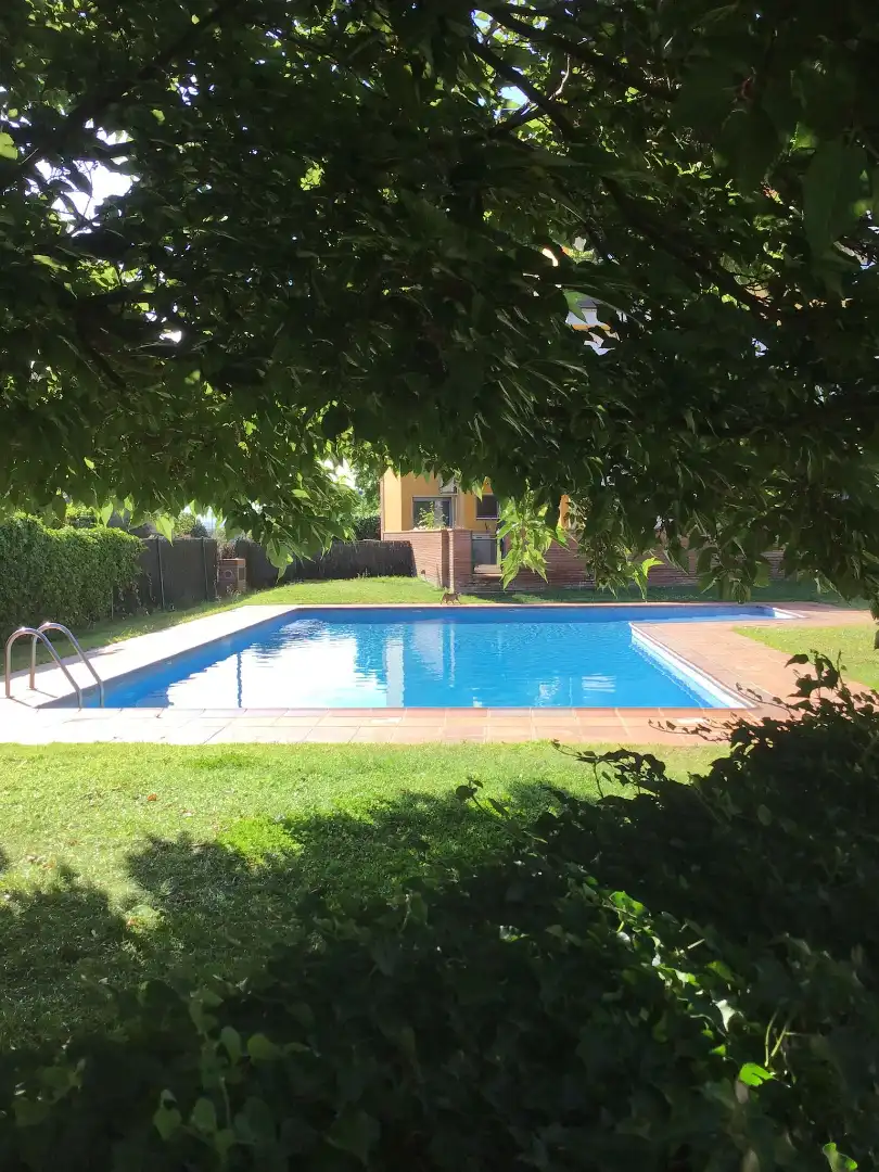 Piscina de Casa adosada en venta en Santa Coloma de Farners con Calefacción, Jardín privado y Terraza