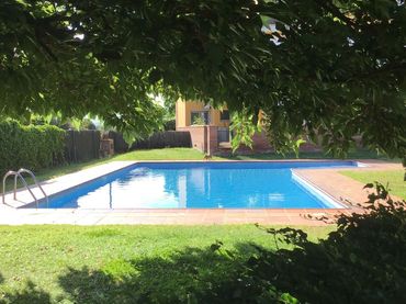 Casa bifamiliare con piscina in vendita a Carretera dels Banys
