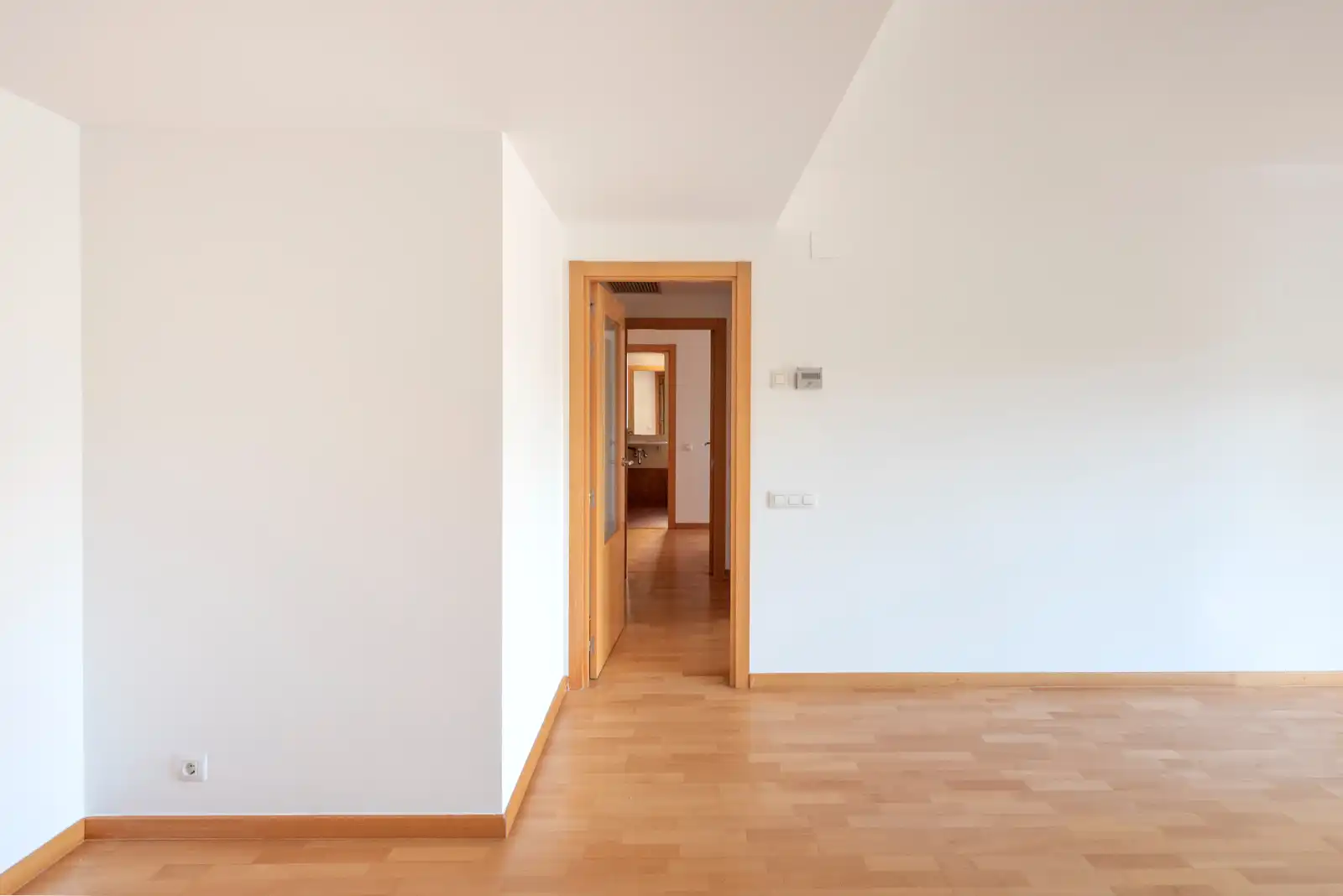 Flat for rent in Sabadell  with Heating, Parquet flooring and Oven