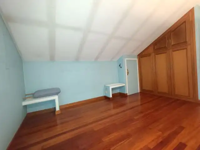 Casa o chalet en venta en Vigo  con Calefacción, Jardín privado y Parquet