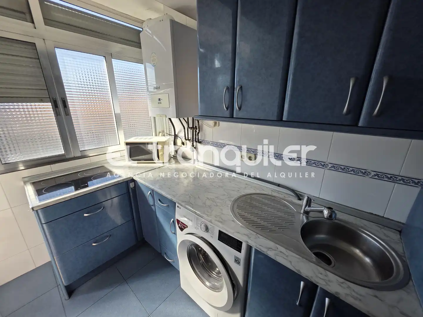 Kitchen of Flat for rent in Madrid  with Air Conditioner, Terrace and Furnished