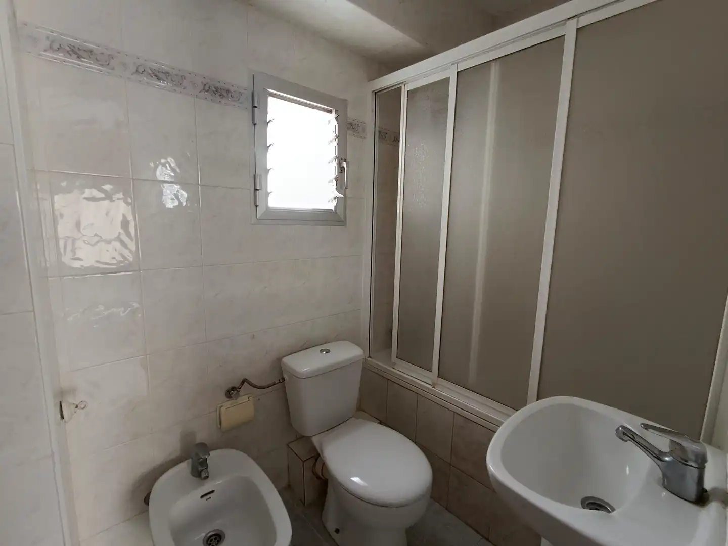 Bathroom of Flat for sale in Alicante / Alacant  with Air Conditioner and Balcony