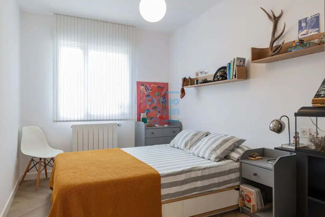 Habitación de Piso en venta en Donostia - San Sebastián  con Calefacción, Terraza y Trastero