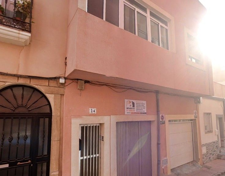 Vista exterior de Apartament en venda en  Almería Capital