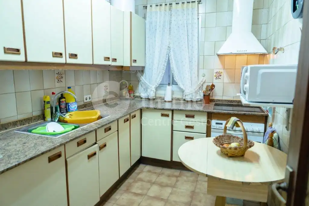 Cocina de Piso en venta en Lleida con Aire acondicionado y Terraza
