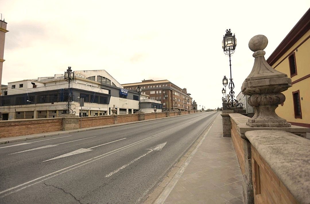 Vista exterior de Pis de lloguer en  Sevilla Capital amb Terrassa, Moblat i Forn