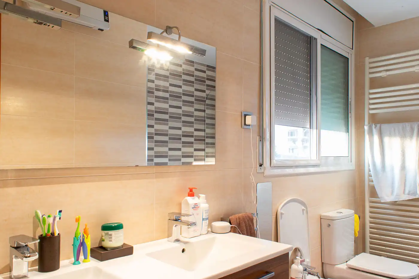 Baño de Casa o chalet en venta en Roda de Berà con Aire acondicionado, Calefacción y Jardín privado