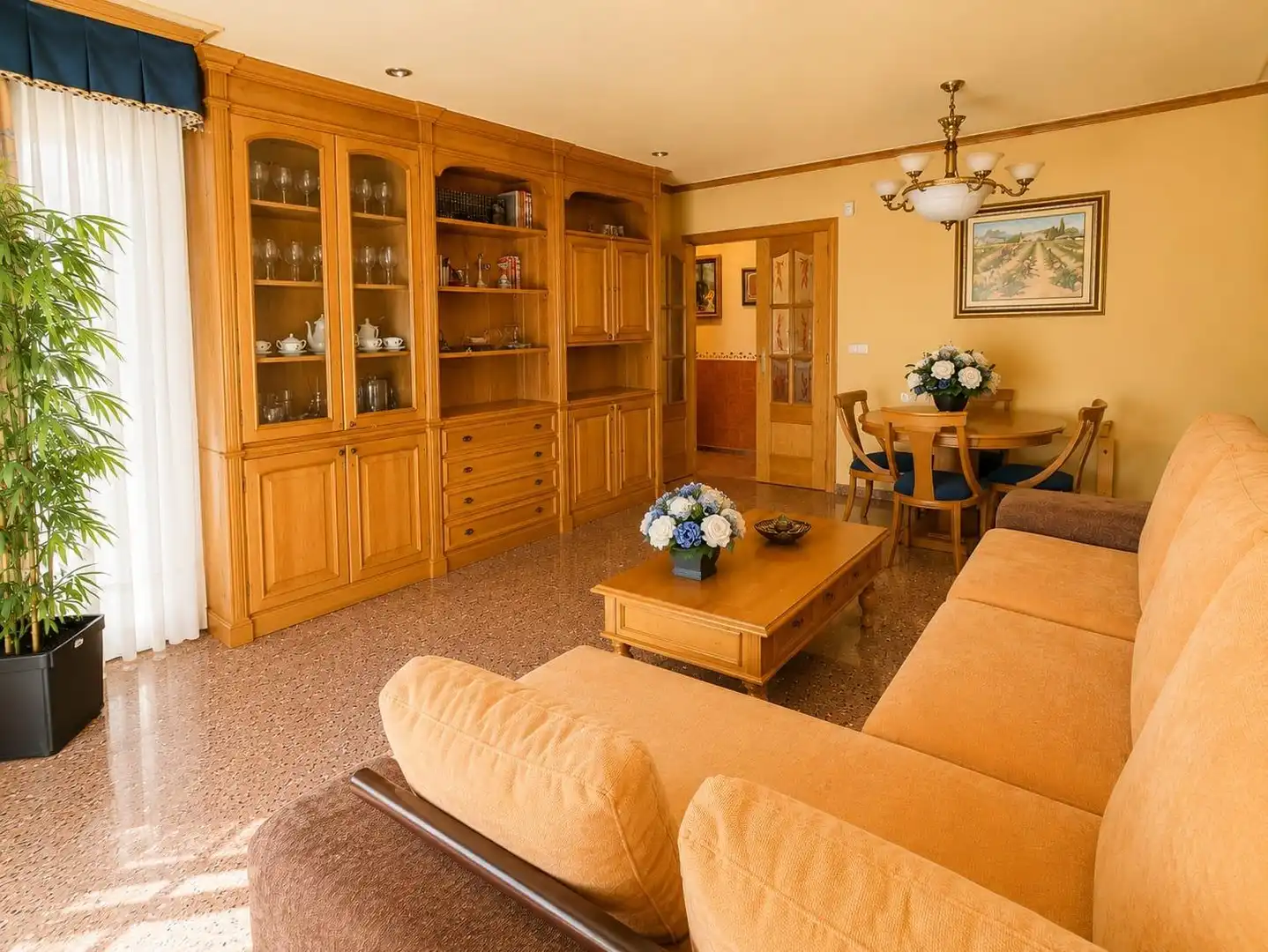 Sala de estar de Piso en venta en Petrer con Aire acondicionado, Balcón y Alarma