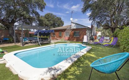 Jardí de Casa o xalet en venda en Fuentenovilla amb Terrassa, Traster i Piscina
