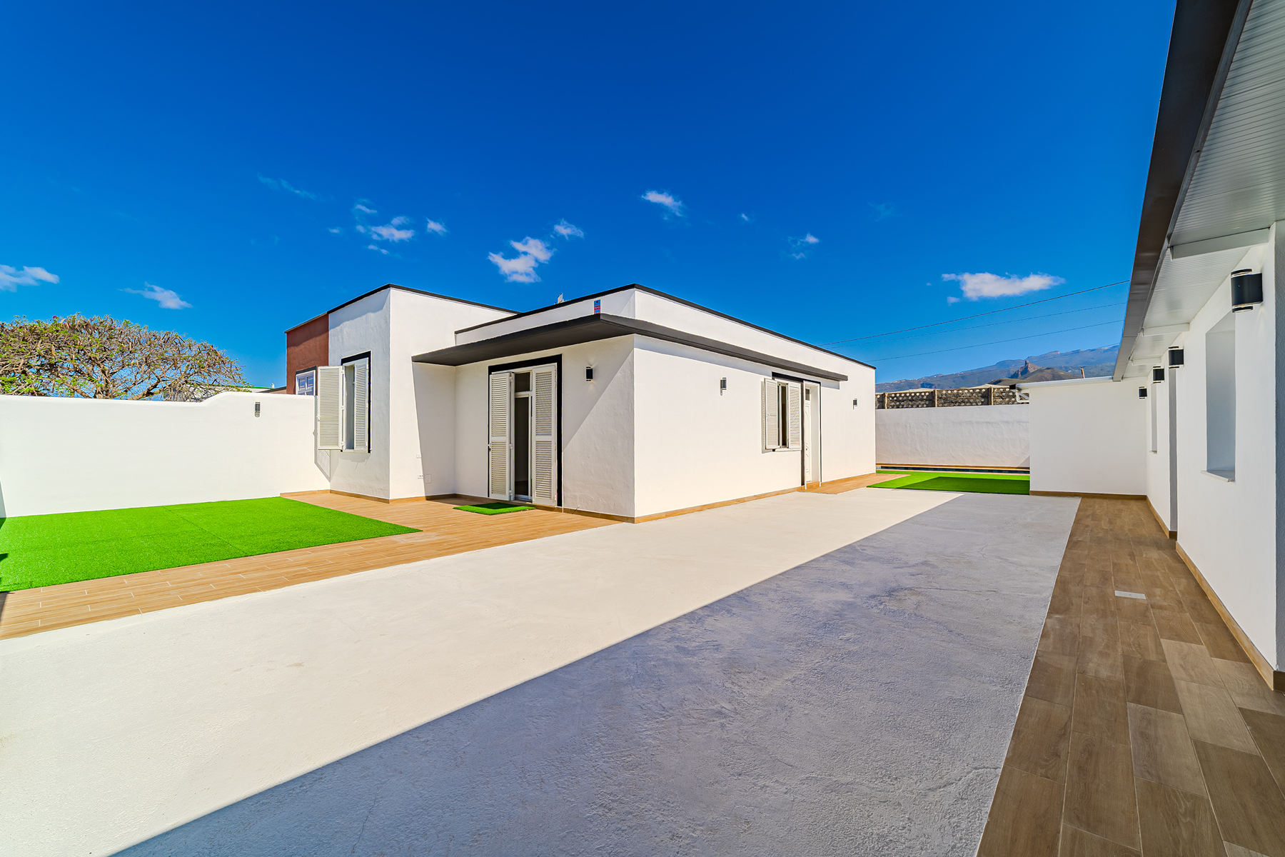 Exterior view of House or chalet for sale in San Miguel de Abona  with Air Conditioner, Private garden and Terrace
